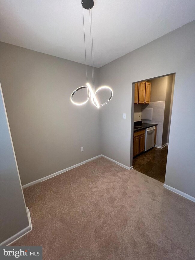 Lorcom House unit 12, Arlington, VA 22207 - photo 7