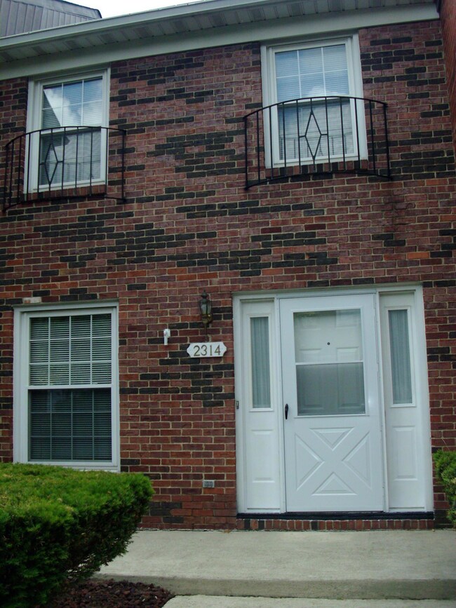 2314 Hardesty Court - 2017 048