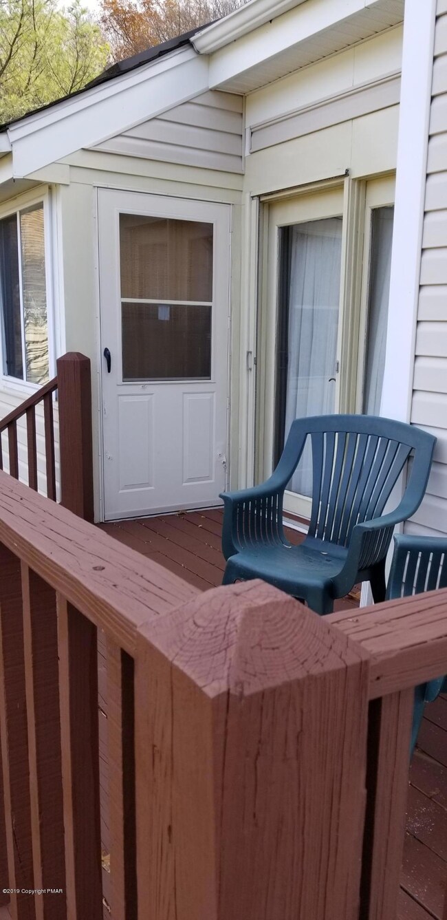 111 Duck Hollow Cir, Stroudsburg, PA 18360 - photo 7