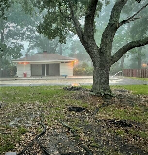 Pool house and pool
