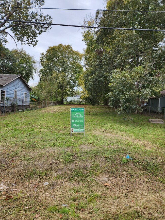 2120 Creston Dr, Houston, TX 77026 - photo 3