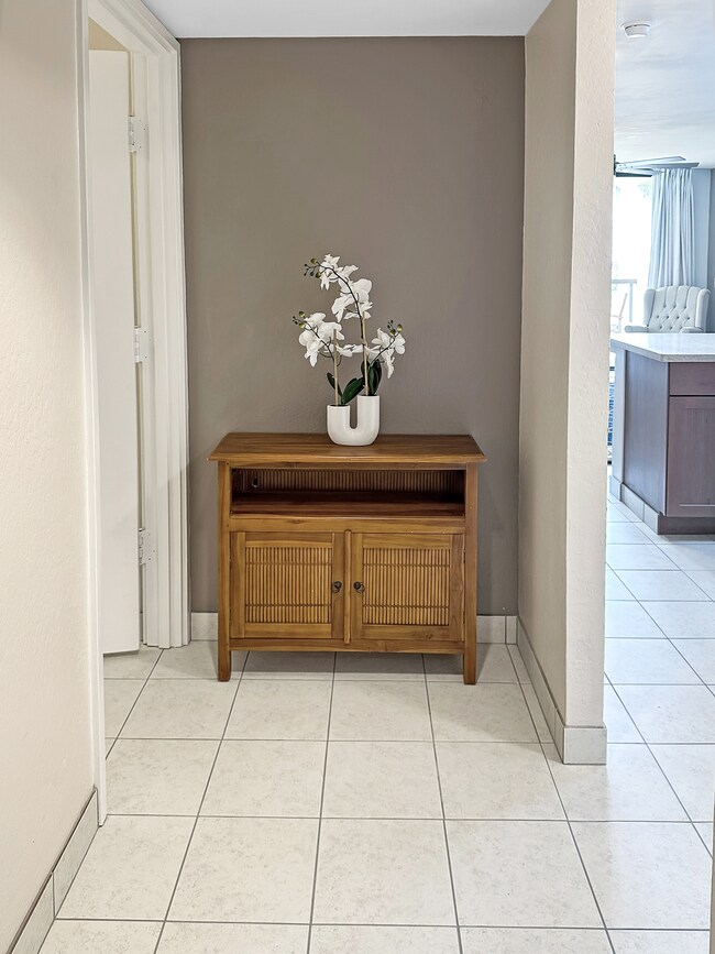 Kona Pacific Condominium unit B210, Kailua Kona, HI 96740 - photo 4