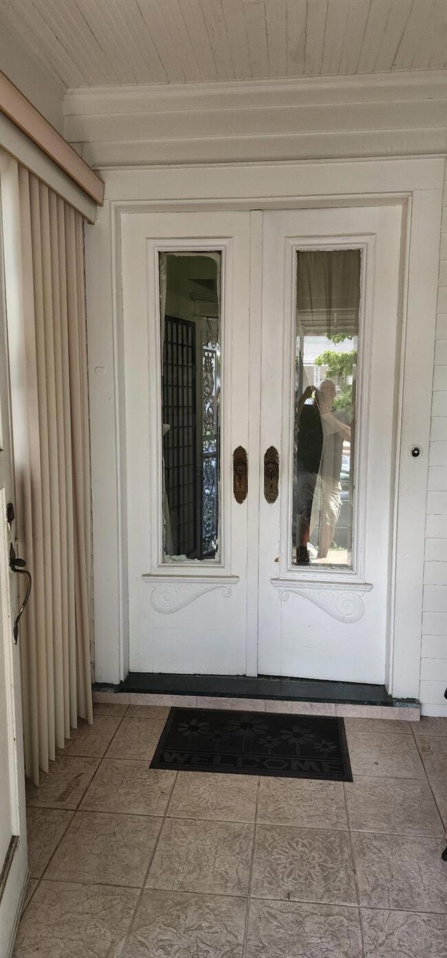 3123 102nd St, East Elmhurst, NY 11369 - photo 3