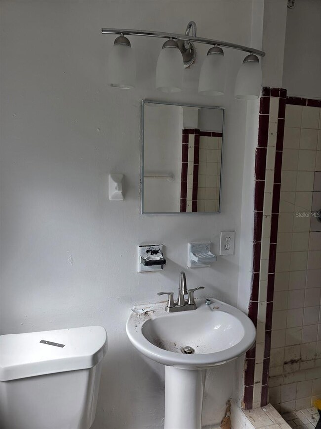 2021 Golf Vista Ct, Pine Hills, FL 32808 - photo 6