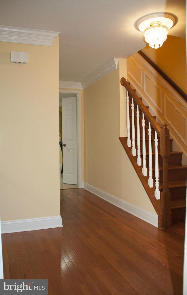 9923 Manet Rd, Burke, VA 22015 - photo 2