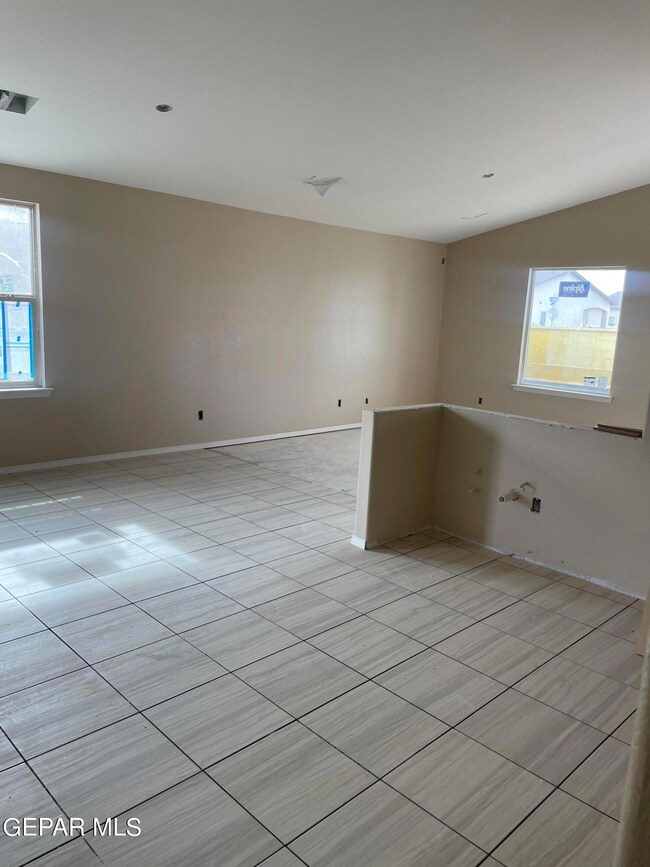 500 Sun Temple Rd, Socorro, TX 79927 - photo 5