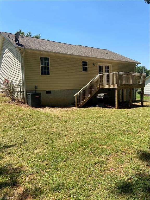 70 N Snider St, Denton, NC 27239 - photo 5