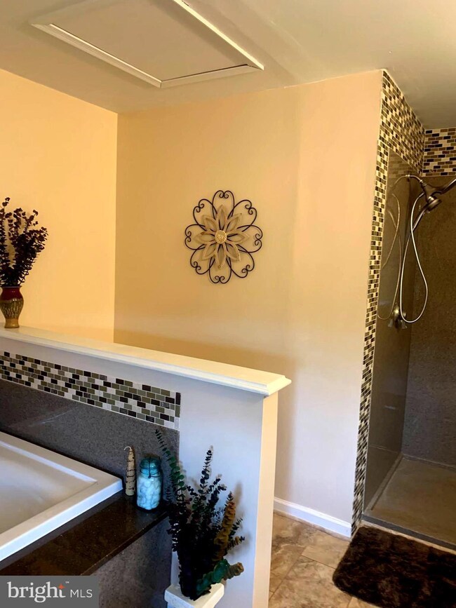 180 Holstein Ln, Toms Brook, VA 22660 - photo 7