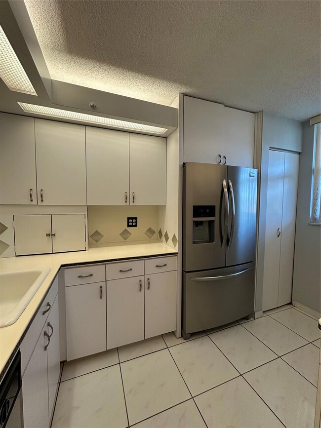 5300 NE 24th Terrace unit 211, Fort Lauderdale, FL 33308 - photo 3
