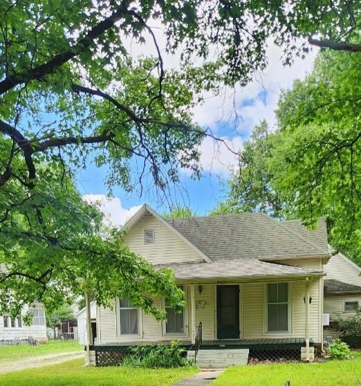 423 S Minnesota Ave, Columbus, KS 66725 - photo 3