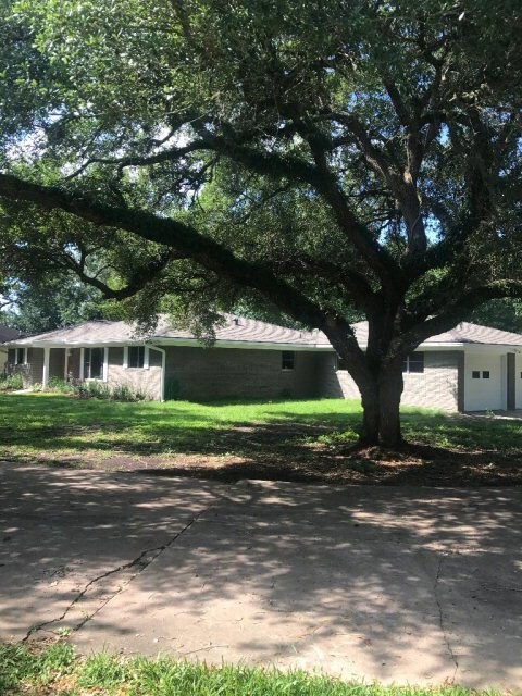 2004 Hillcrest Dr, Bay City, TX 77414 - photo 3