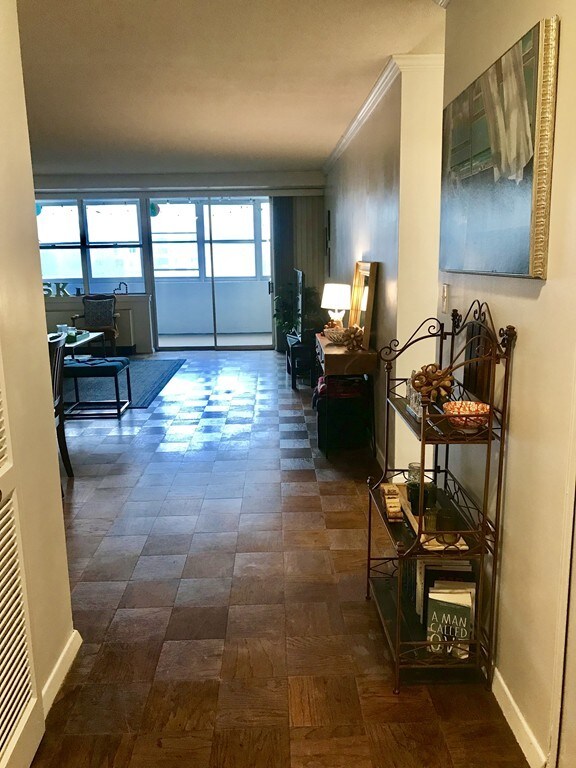 9 Hawthorne Place unit 4R, Boston, MA 02114 - photo 4