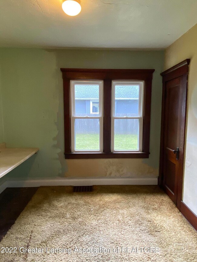 1107 S Holmes St, Lansing, MI 48912 - photo 6
