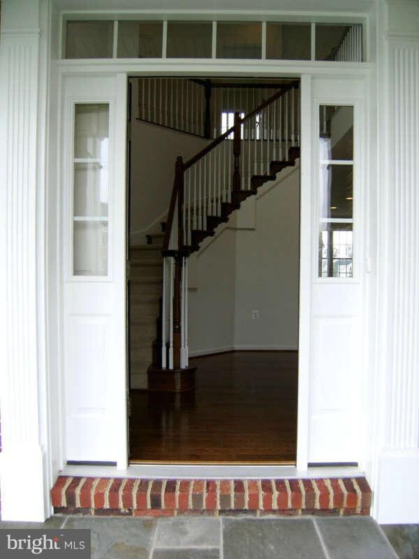 17616 Zullo Dr, Poolesville, MD 20837 - photo 2