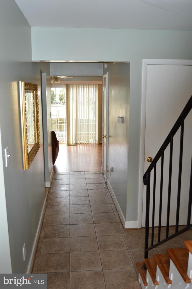 8230 Wycliffe Ct, Manassas, VA 20109 - photo 5