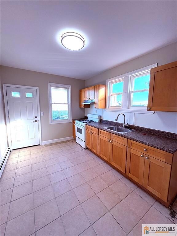 402 Lawrence St, Perth Amboy, NJ 08861 - photo 3