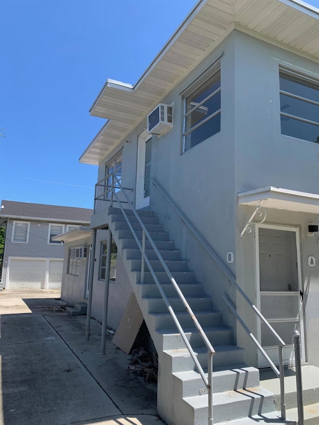 1118 N J St unit B, Lake Worth, FL 33460 - photo 2