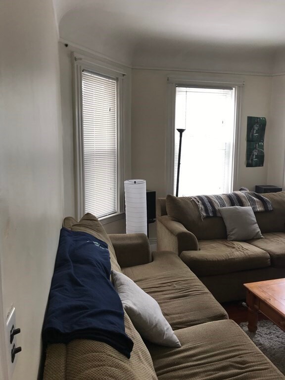 672 E 8th St unit 3, Boston, MA 02127 - photo 2