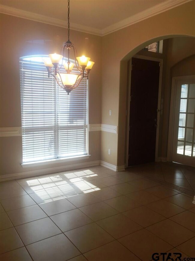 6057 6057 Brynmar Ct, Tyler, TX 75703 - photo 5