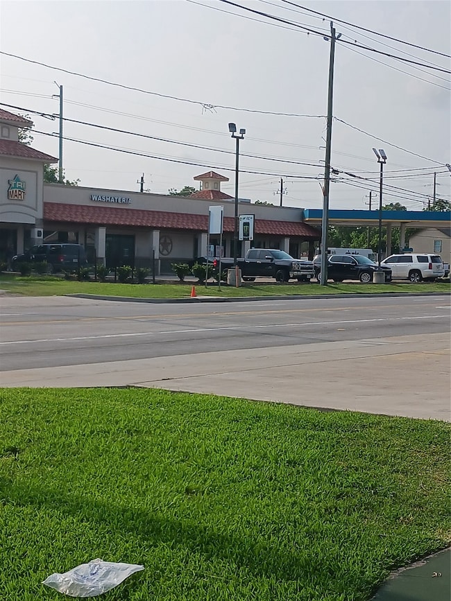 317 Houston St, Rosenberg, TX 77471 - photo 4