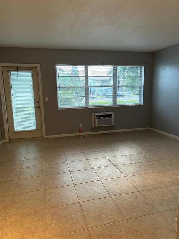 83 Easthampton D unit D, West Palm Beach, FL 33417 - photo 5