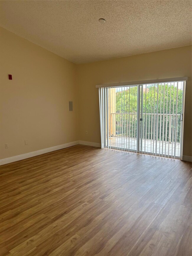 6960 SW 39th St unit E302, Davie, FL 33314 - photo 4