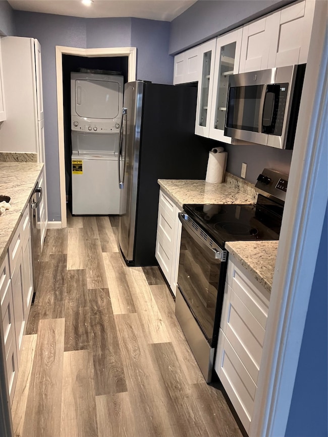 Discover the newly renovated kitchen, a chef's dre