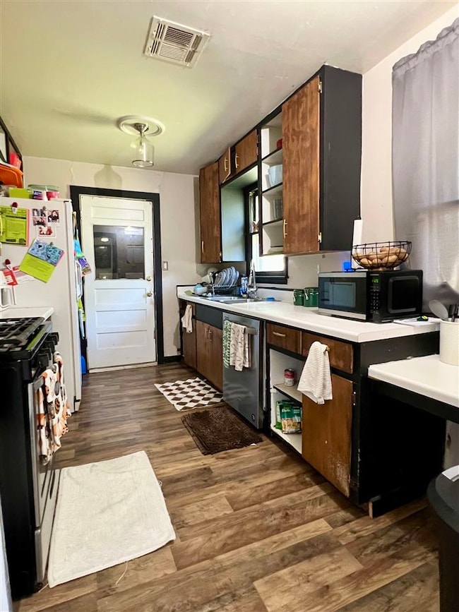 922 Robin Rd, Blackwell, OK 74631 - photo 7