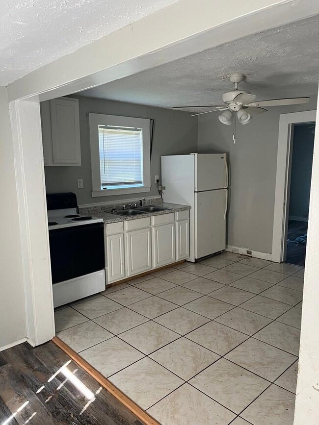 321 Forsyth Ln, Thomasville, GA 31792 - photo 2