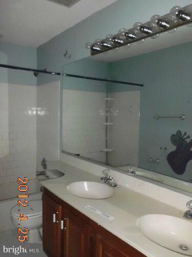 8536 Yoder St, Manassas, VA 20110 - photo 2