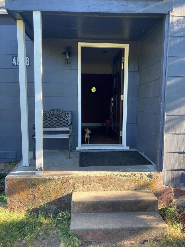 4688 Thompson Ave, Klamath Falls, OR 97603 - photo 4