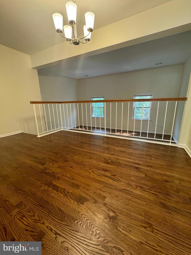 1951 Mayflower Dr, Woodbridge, VA 22192 - photo 6