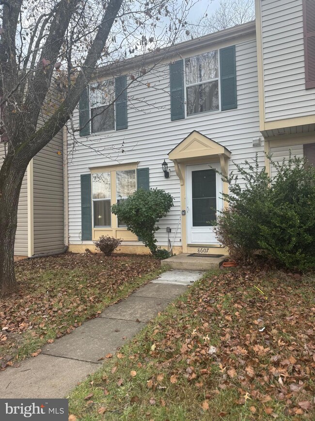 8607 Hamilton Ct, Manassas Park, VA 20111 - photo 3
