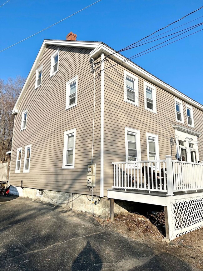 5 7 Nichols Ave, Newmarket, NH 03857 - photo 4