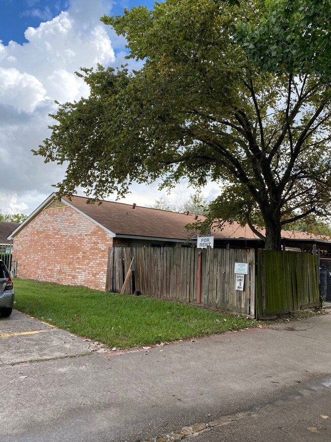 15219 Buckle Ln unit 5219, Houston, TX 77060 - photo 3