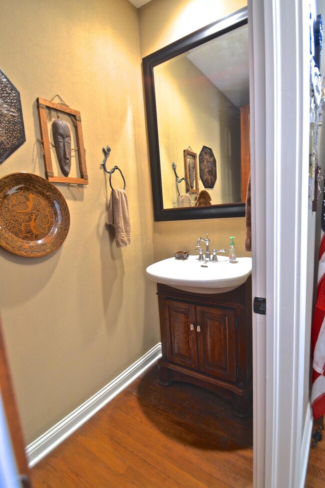 292 Lear St, Columbus, OH 43206 - photo 4