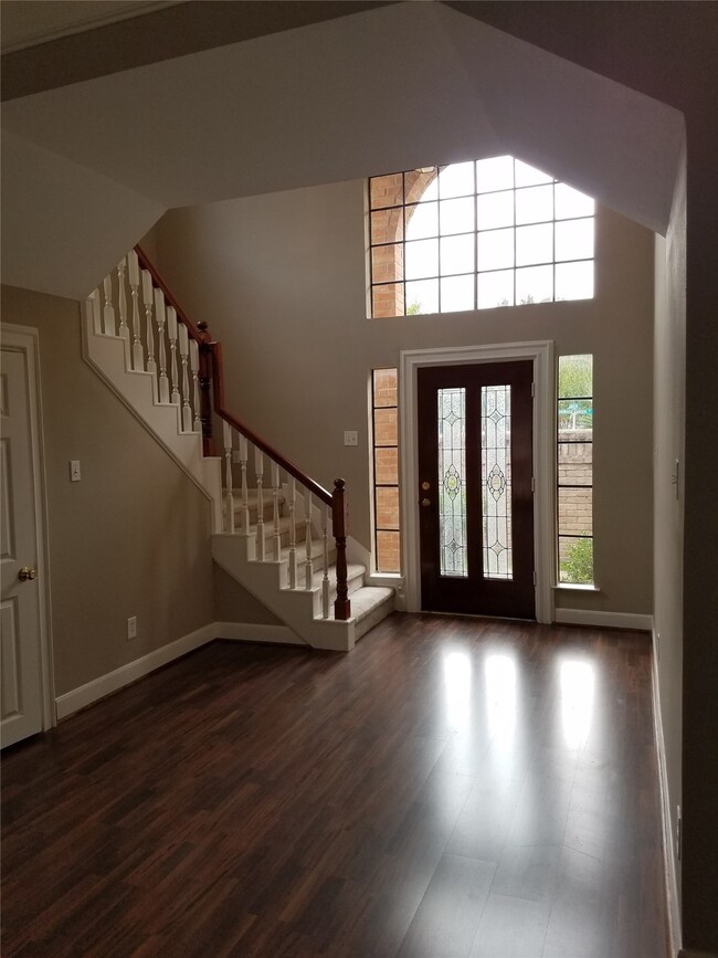 8002 Oakwood Garden St, Houston, TX 77040 - photo 6