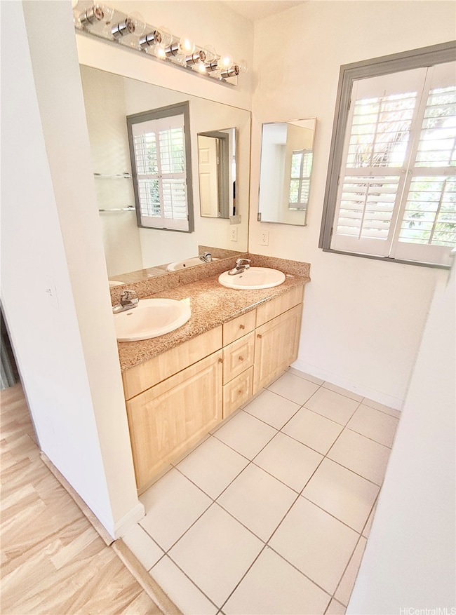 master vanity and sinks.