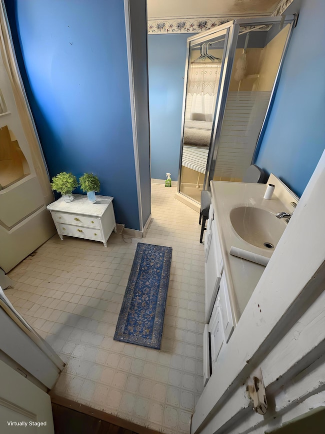 IMG_1125 - Bathroom - Standard - 1