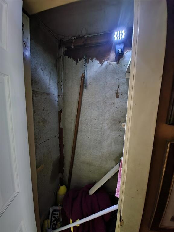 514 E 11th St, Bonham, TX 75418 - photo 2