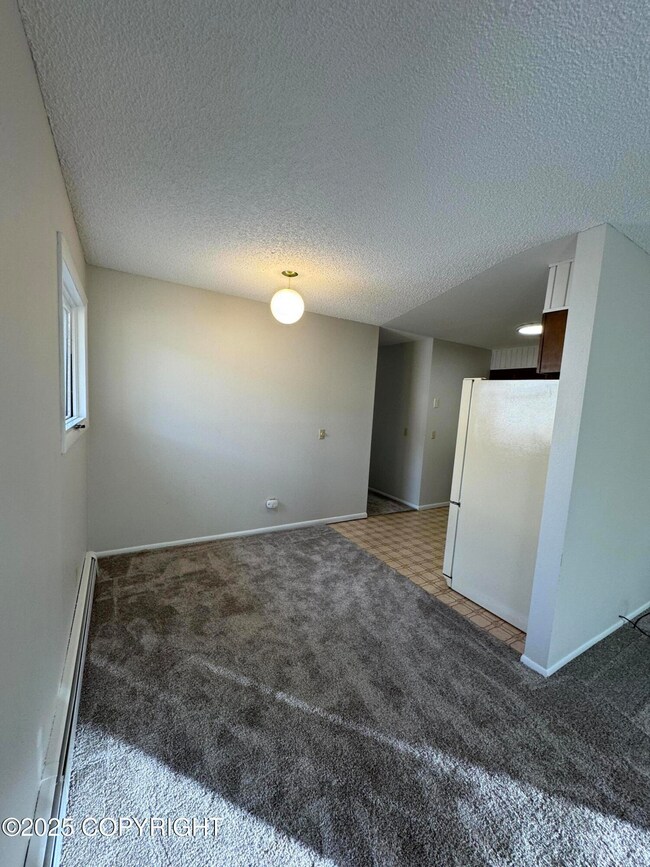 5760 College Dr unit B, Anchorage, AK 99504 - photo 4