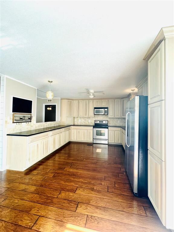 386 Coyote Trail, Rhome, TX 76078 - photo 6