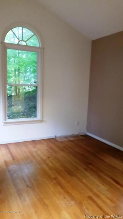 5 Downstairs bedroom
