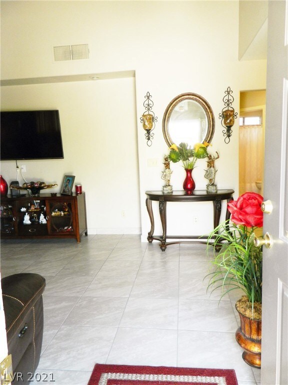 LIVNG ROOM