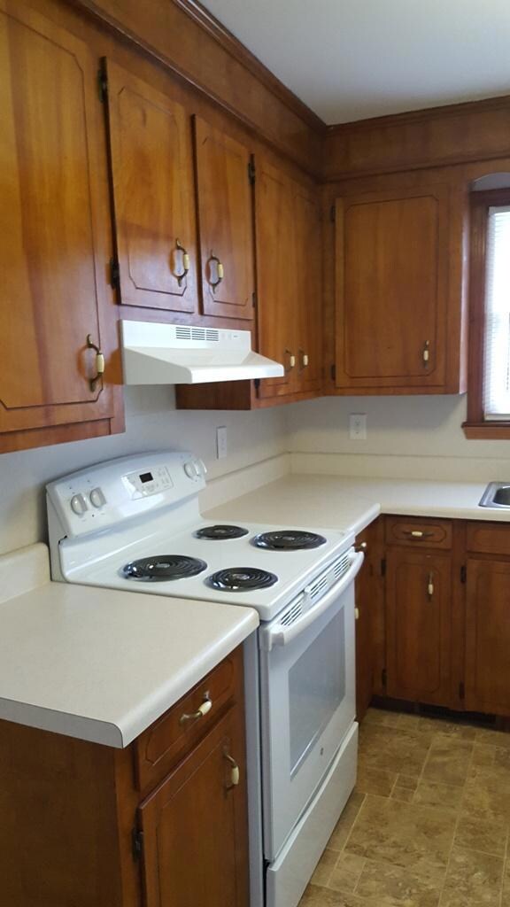 Plenty of cabinets