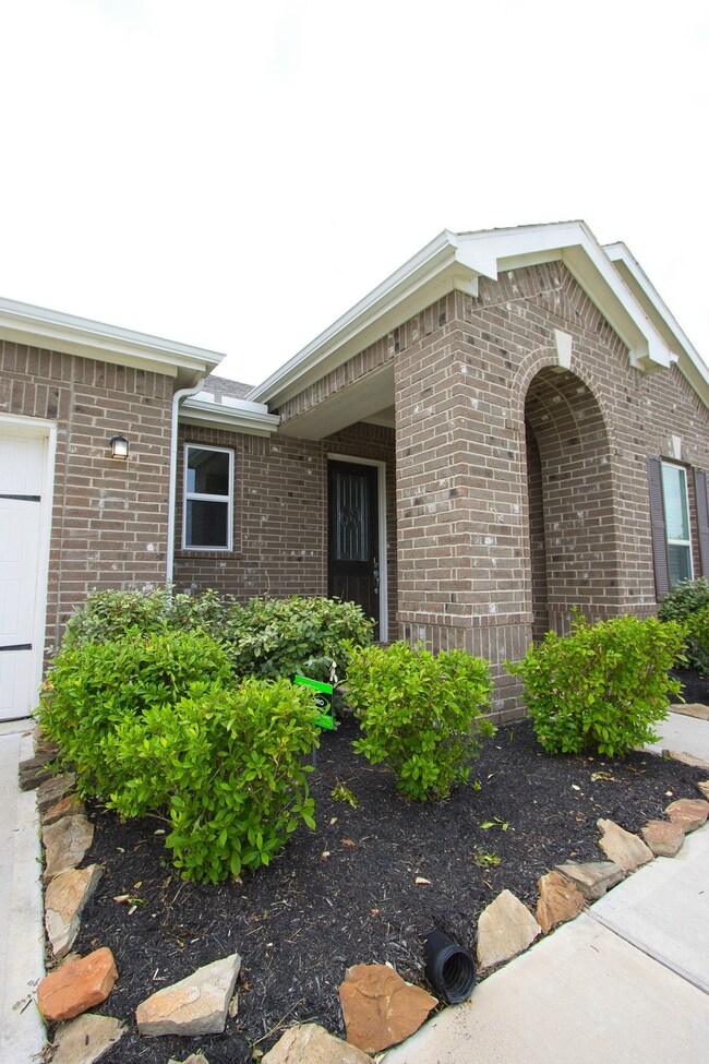 3898 Littlebourne Ln, Pearland, TX 77584 - photo 3