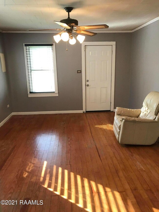 1214 Julia St, New Iberia, LA 70560 - photo 2