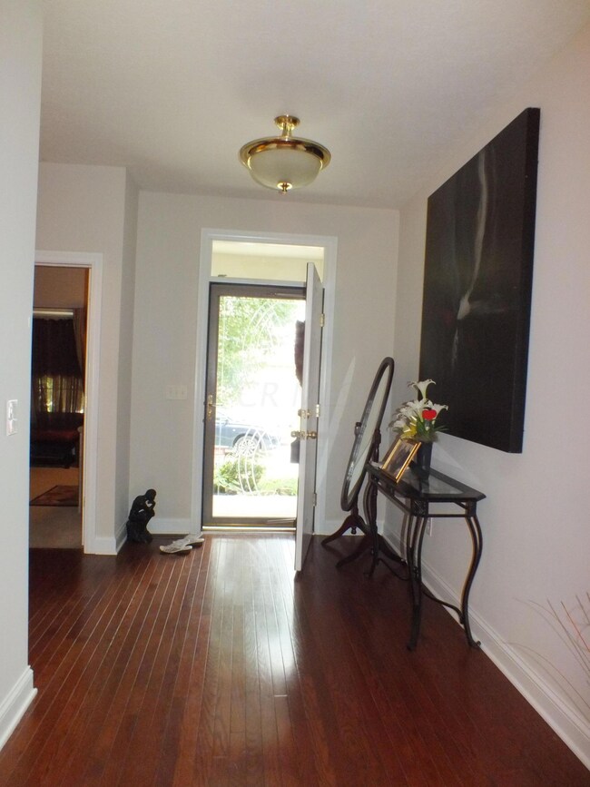 6272 Marias Point Ln, Columbus, OH 43213 - photo 6