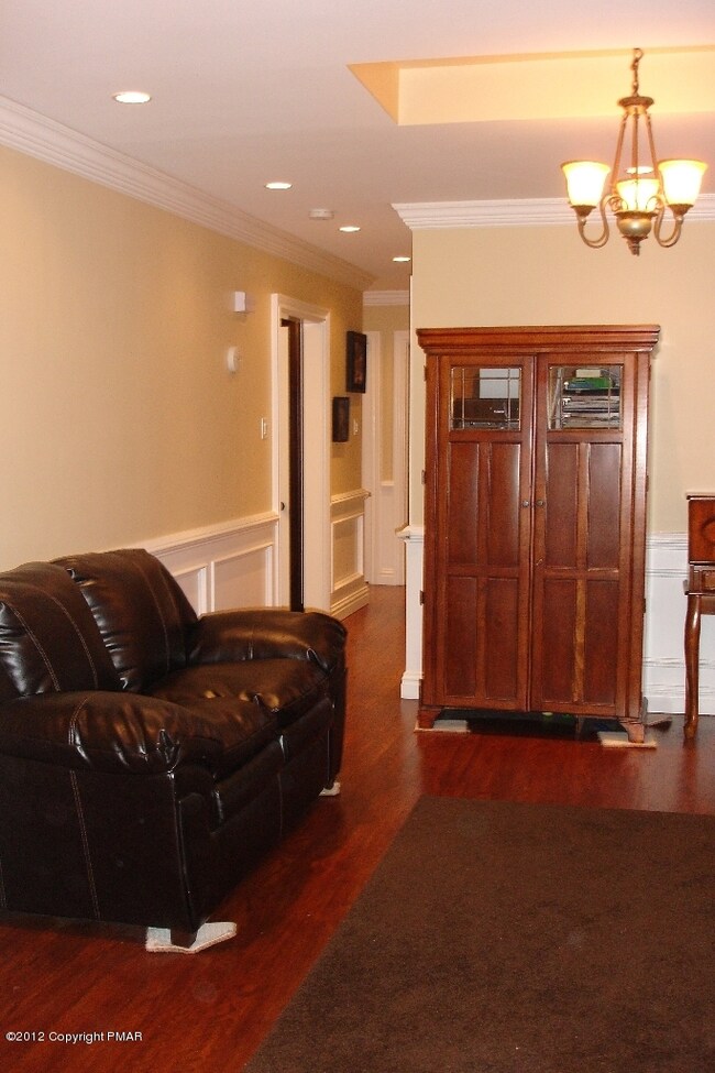 850 Wallace St, Stroudsburg, PA 18360 - photo 7