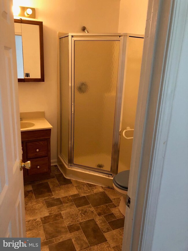 253 Margate Dr, Glen Burnie, MD 21060 - photo 3